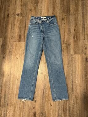 Abercrombie & Fitch Women's Curve Love High Rise 90s Straight Jean Size 26